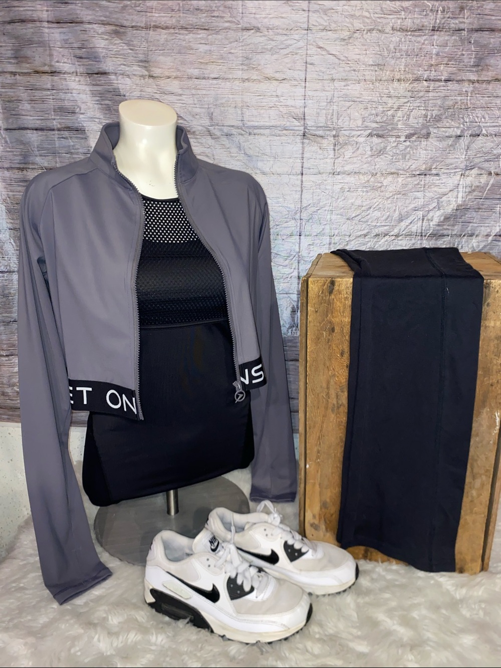 Onset Gray Athletic Cropped Zipped Jacket
